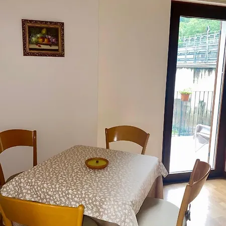 Lady's Holiday home Dervio